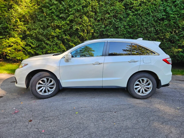 2017 Acura Rdx Tech Pkg, bílá, 157 000 km, dovoz Kanada — foto 1 z 5 2017 Acura Rdx Tech Pkg, bílá, 157 000 km, dovoz Kanada — foto 1 z 5