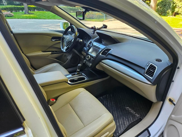2017 Acura Rdx Tech Pkg, bílá, 157 000 km, dovoz Kanada — foto 5 z 5
