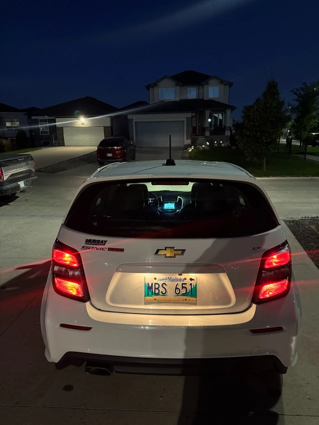 2017 Chevrolet Sonic, 87 604 km, dovoz Kanada — foto 4 z 5
