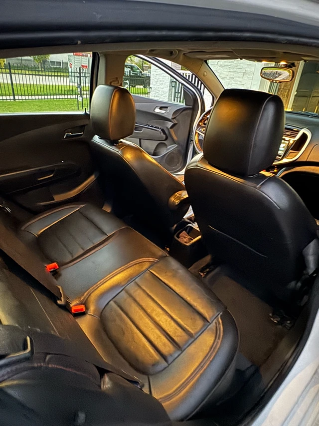 2017 Chevrolet Sonic, 87 604 km, dovoz Kanada — foto 5 z 5