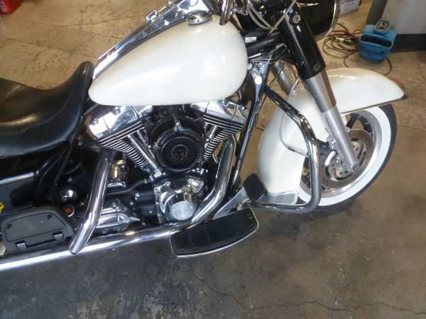 2003 Harley-Davidson, dovoz USA — foto 4 z 6