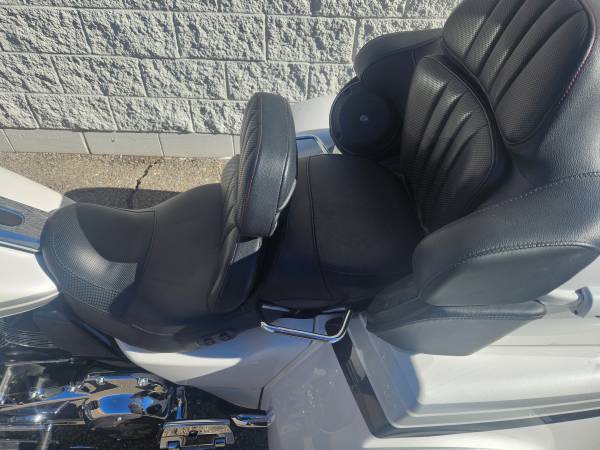 2020 Harley-Davidson, dovoz USA — foto 9 z 12