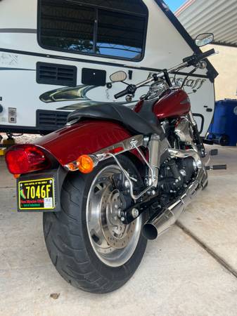 2009 Harley-Davidson, dovoz USA — foto 6 z 10