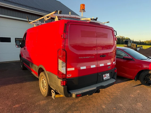 2019 Ford Transit, 127 000 km, dovoz Kanada — foto 2 z 2