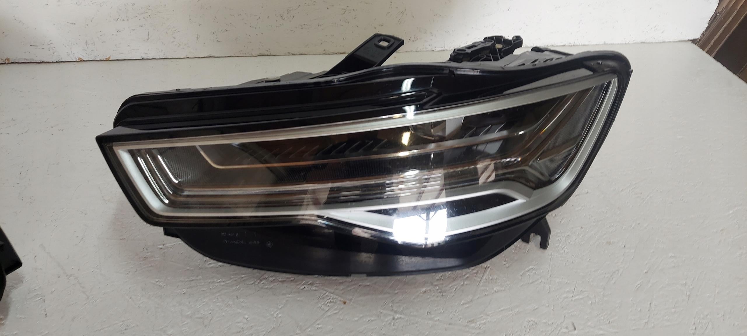 Světlomet 4G0941035 — Audi S6, Skladem v EU — foto 2 z 7