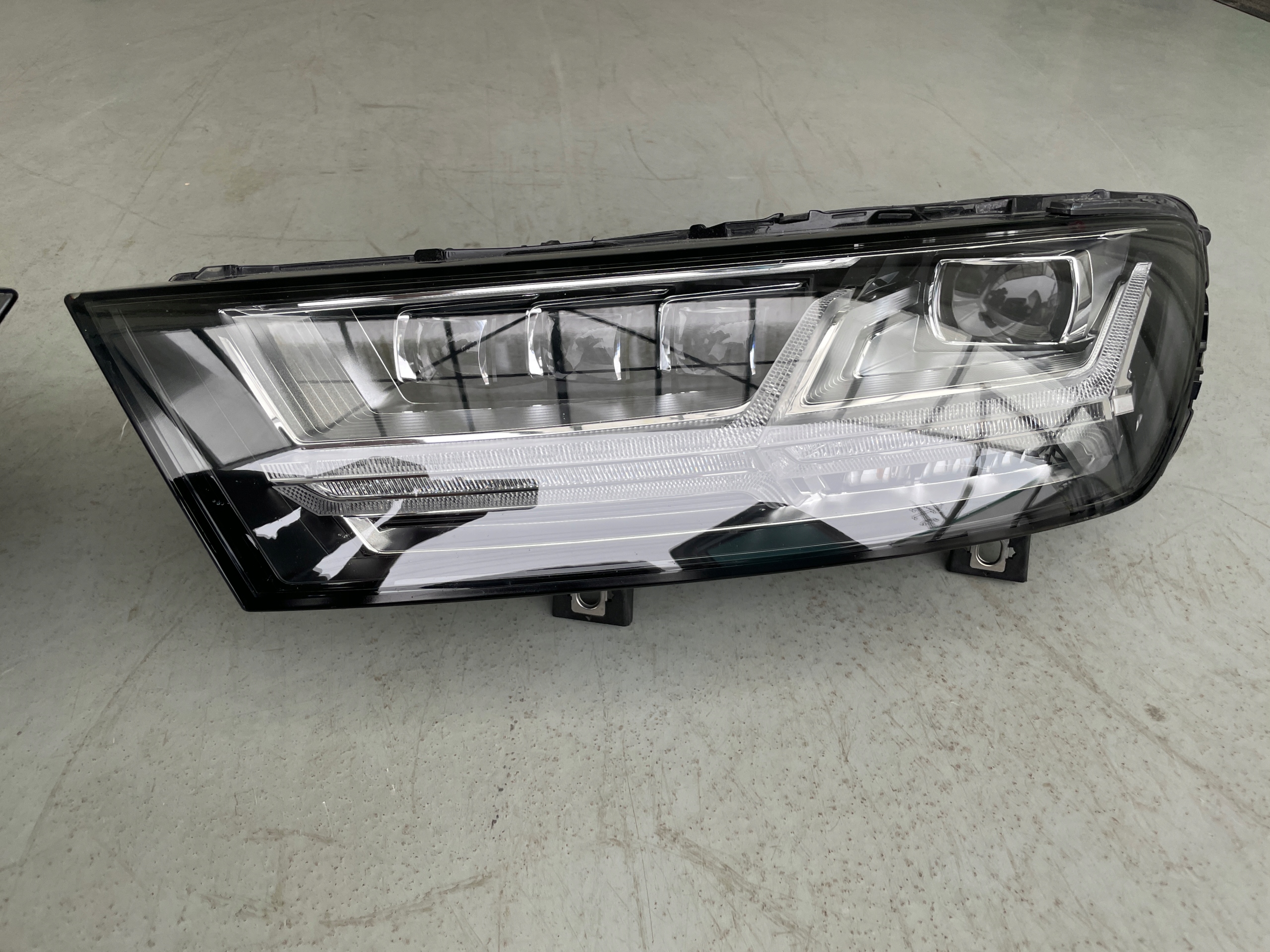 Audi Q7 4m full led matrix komplet levý i pravý gla, Skladem v EU — foto 3 z 14