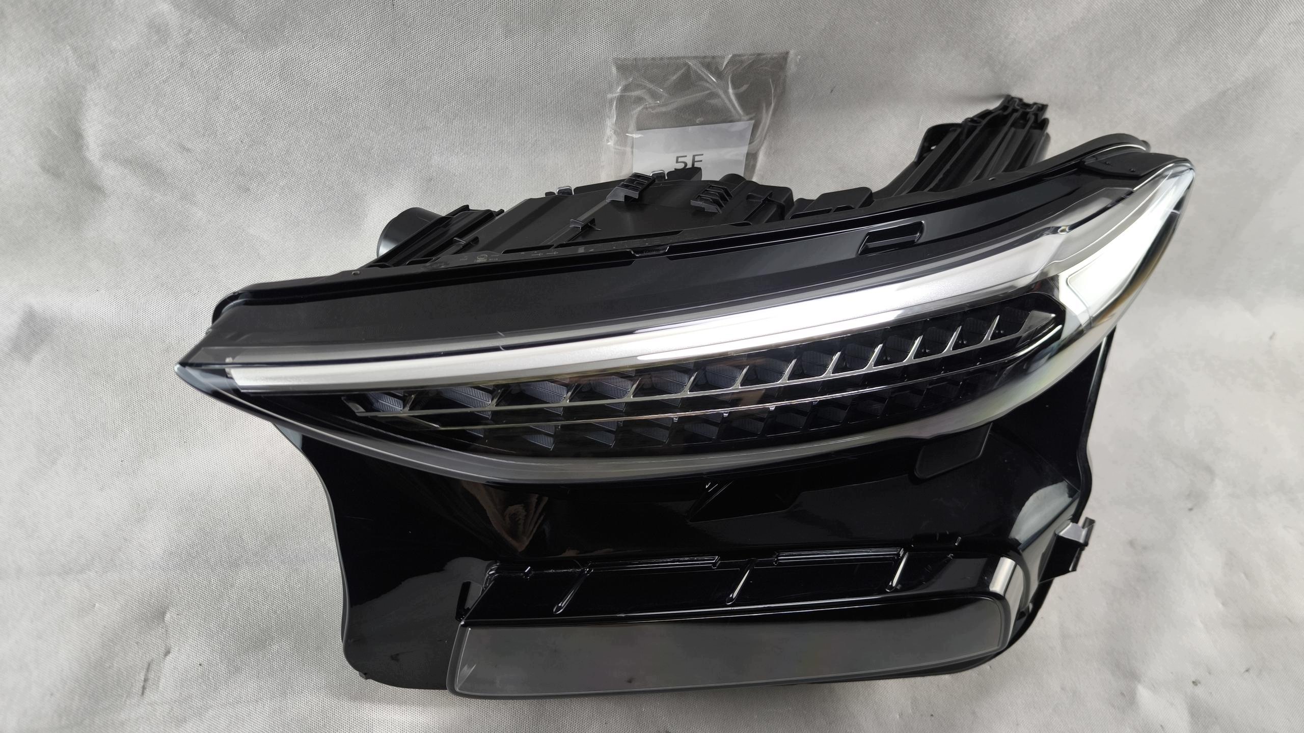 Audi Q6 E-tron FULL LED Matrix levý světlomet 85h941039, dovoz Skladem v EU — foto 6 z 13