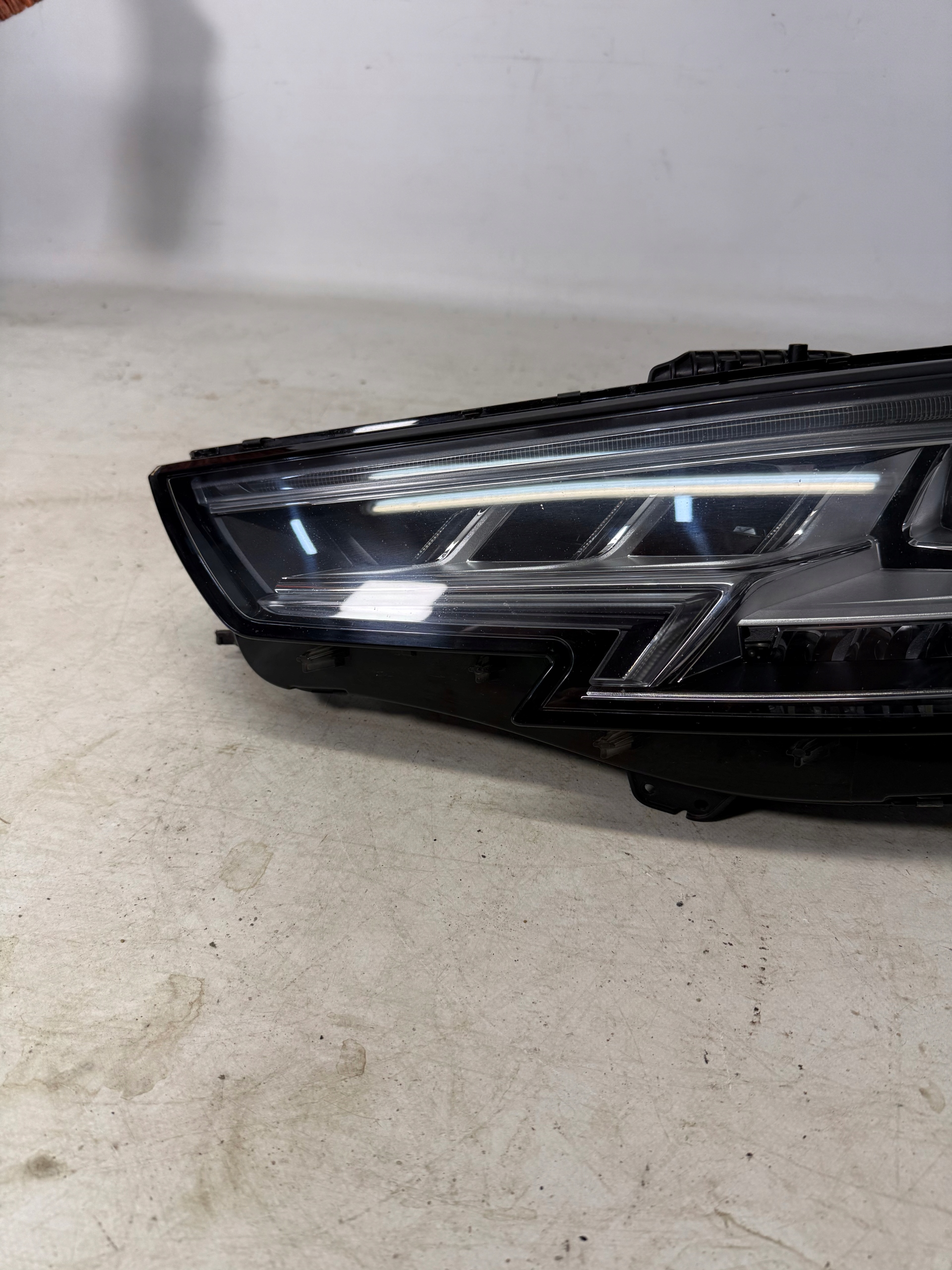 Full Led přední levý Audi A4 B9 MATRIX světlomet 8W0941035 světlomet, Skladem v EU — foto 3 z 13