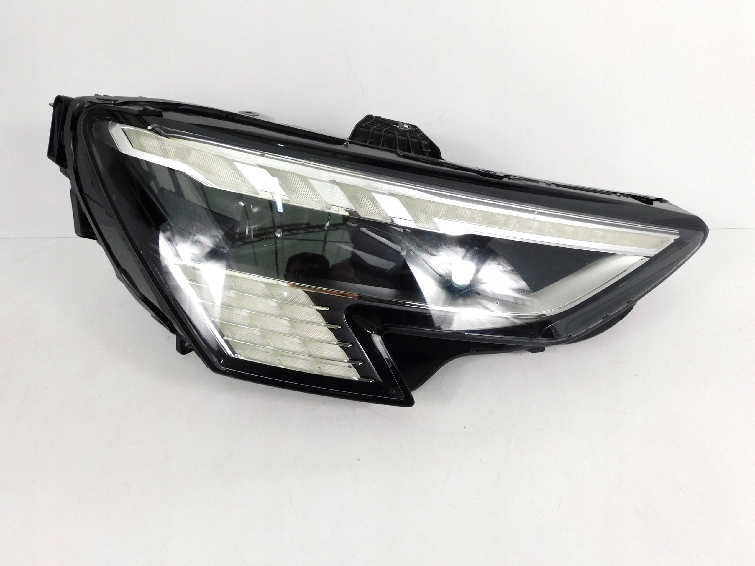 světlomet pravá přední MATRIX AUDI A3 8Y FULL LED, Skladem v EU — foto 2 z 7