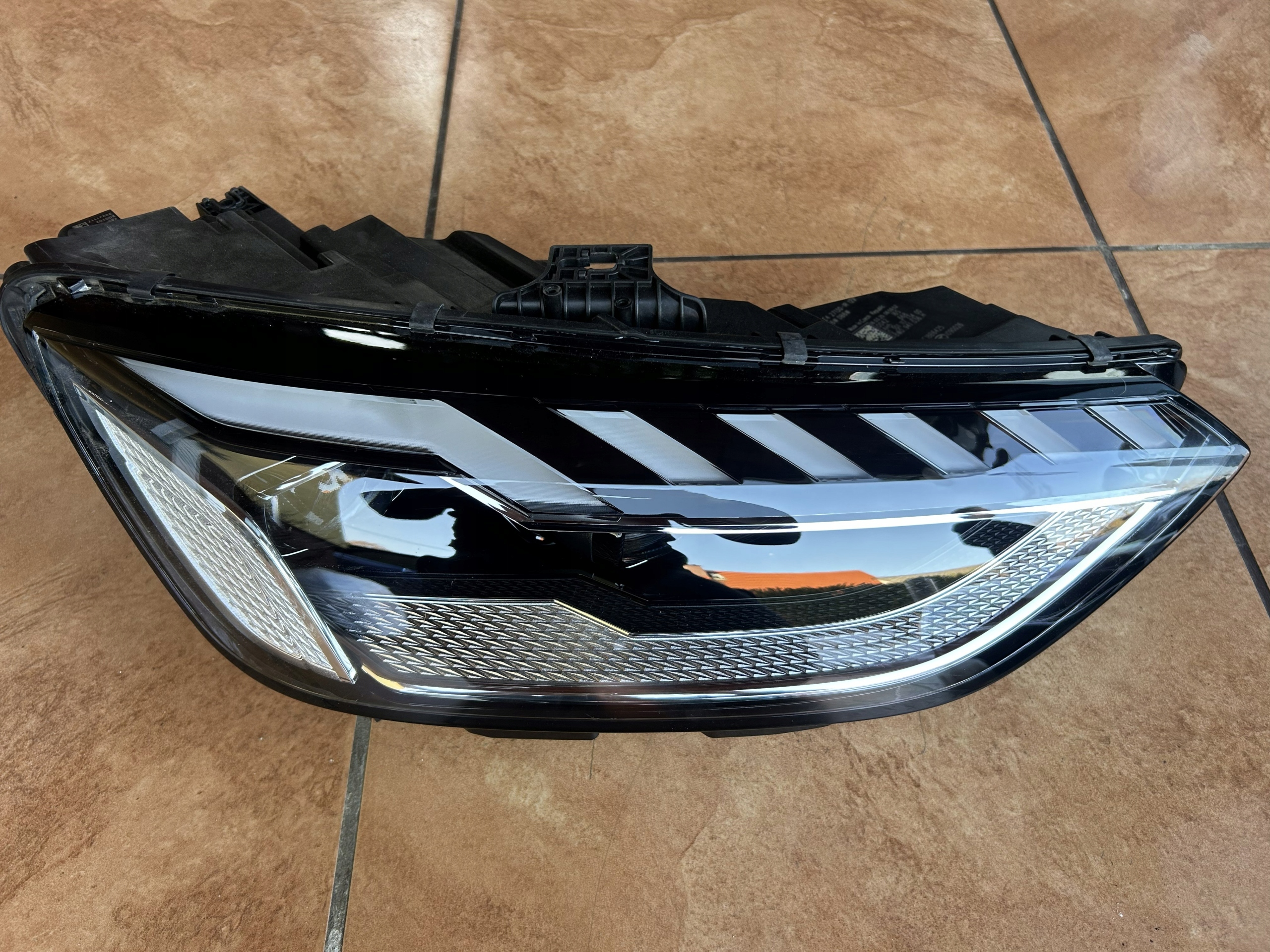 Světlomet — Audi RS4, Skladem v EU — foto 2 z 11