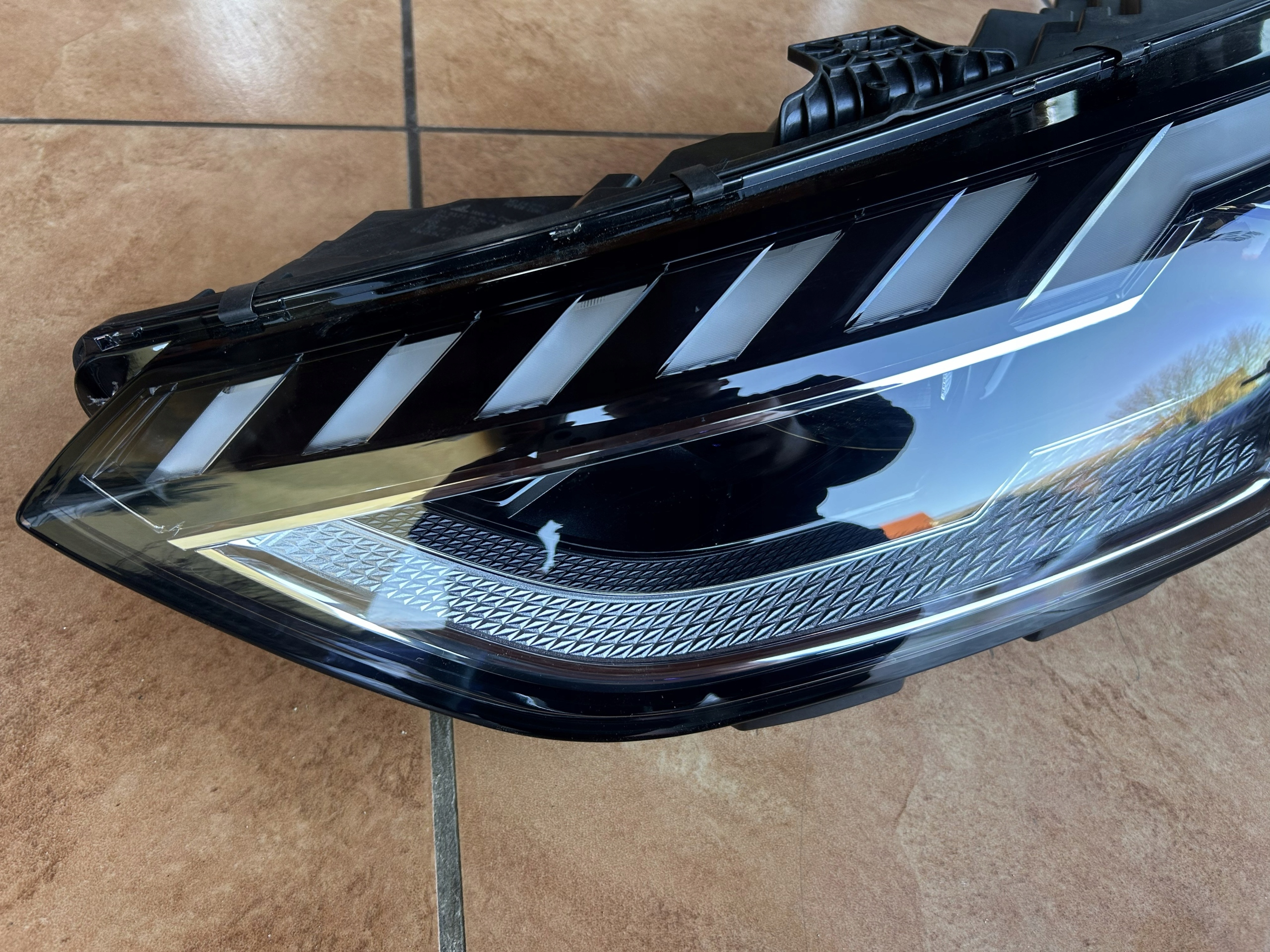 Světlomet — Audi RS4, Skladem v EU — foto 5 z 11