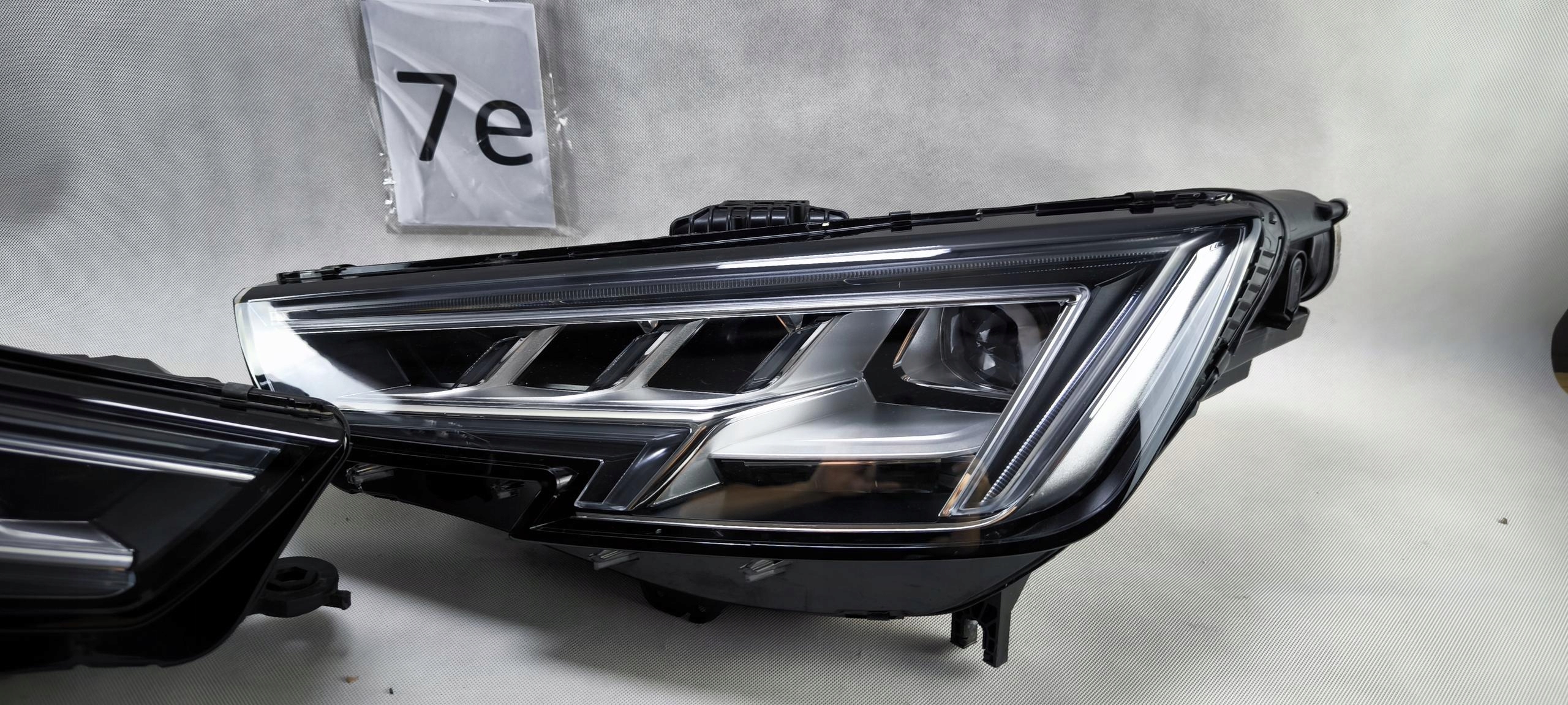 Audi A4 B9 FULL LED Matrix komplet levý i pravý světlomet 8w0941783 8w0941784, Skladem v EU — foto 5 z 10