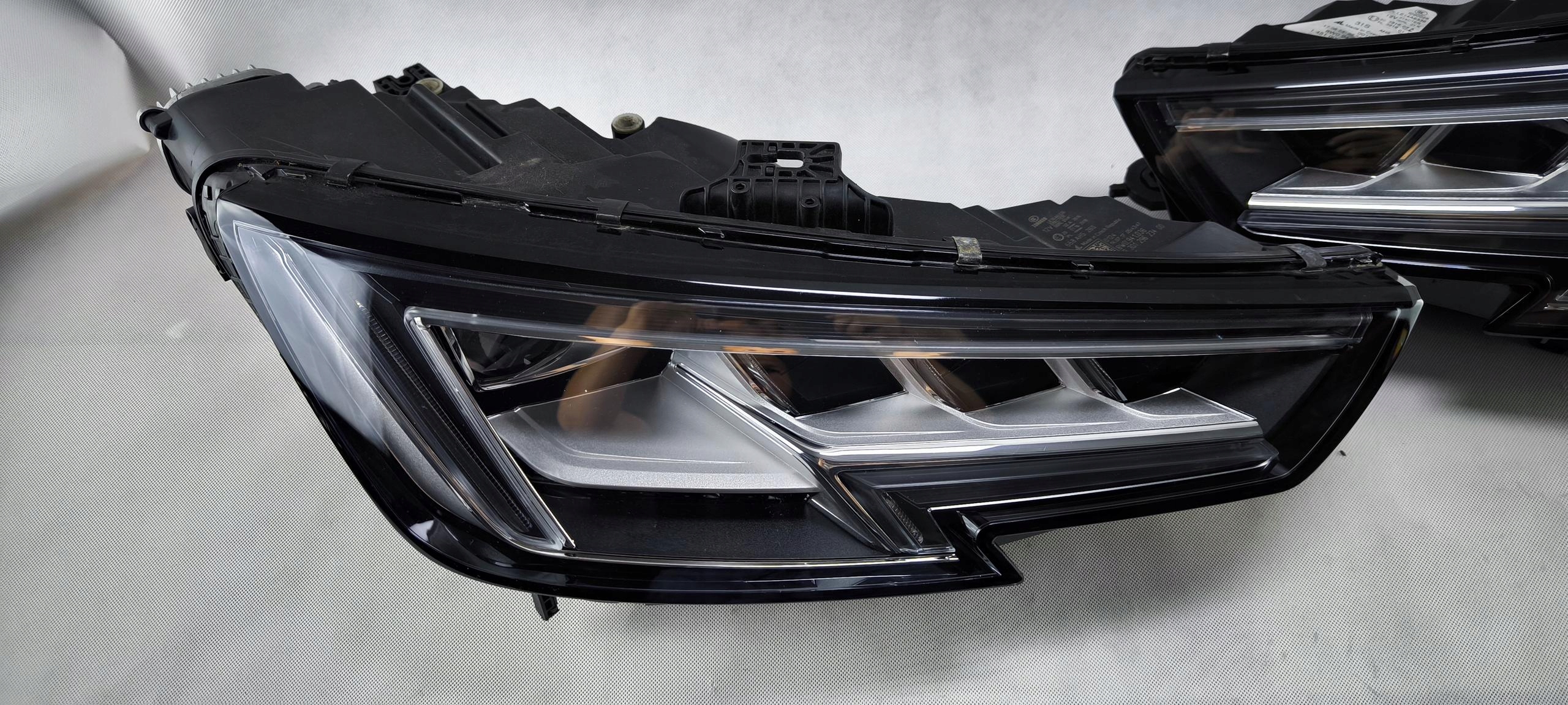 Audi A4 B9 FULL LED Matrix komplet levý i pravý světlomet 8w0941783 8w0941784, Skladem v EU — foto 6 z 10