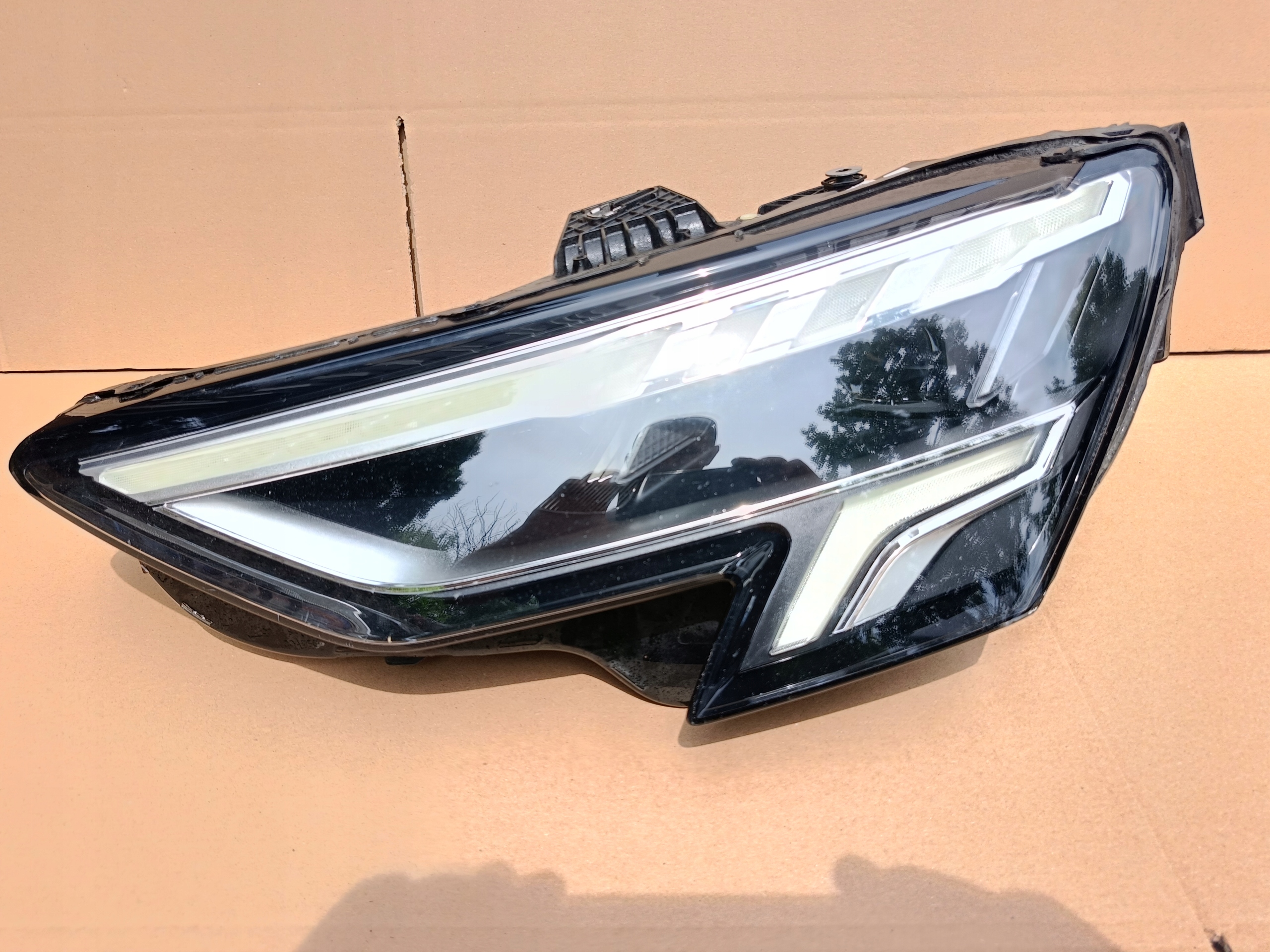 Full Led přední levý Matrix Audi A3 S3 světlomet 8Y0941033 světlomet, dovoz Skladem v EU — foto 1 z 6 Full Led přední levý Matrix Audi A3 S3 světlomet 8Y0941033 světlomet, dovoz Skladem v EU — foto 1 z 6