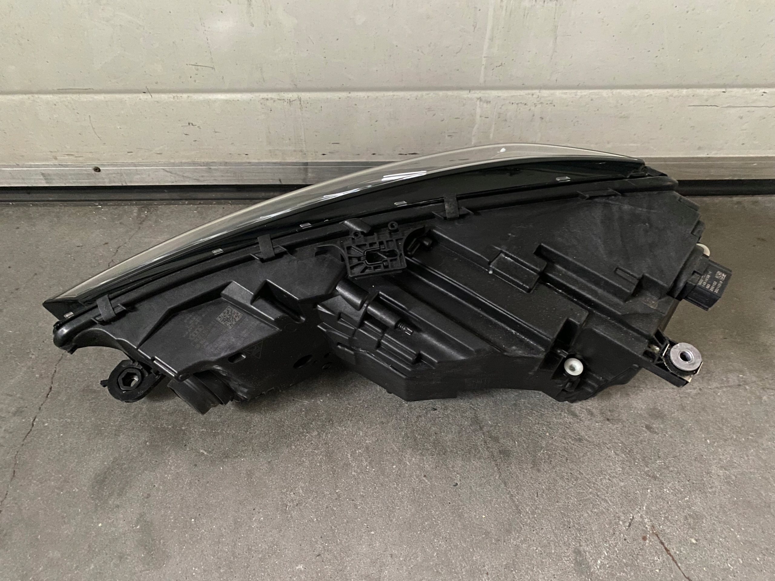 Světlomet — Audi RS4, Skladem v EU — foto 2 z 4