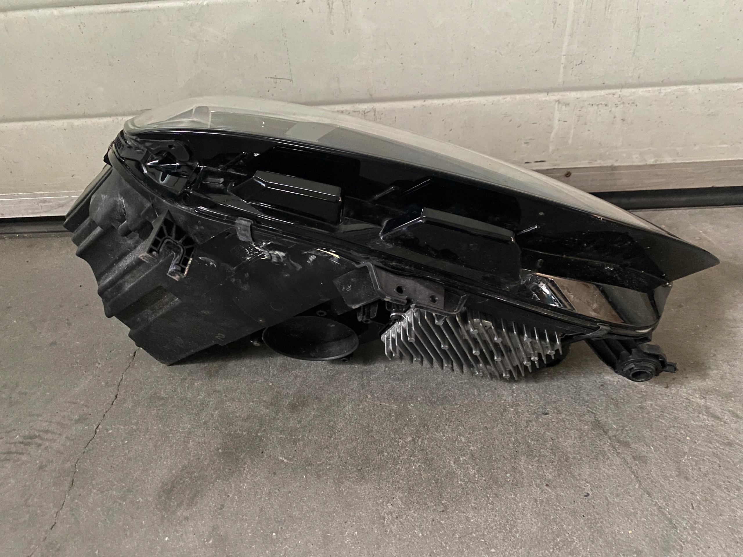 Světlomet — Audi RS4, Skladem v EU — foto 3 z 4