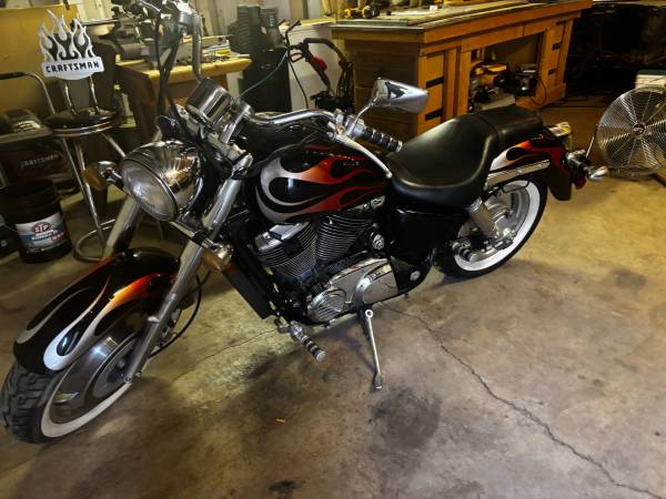 2005 Harley-Davidson, dovoz USA — foto 2 z 5