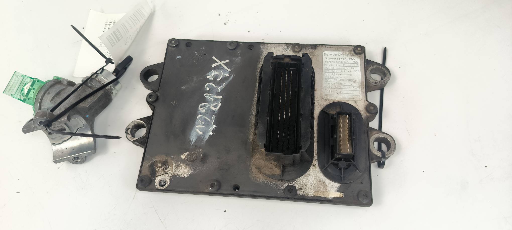 řídicí jednotka motoru Ecu A0014462040 Mercdes-benz Axor 2528l, dovoz Skladem v EU — foto 1 řídicí jednotka motoru Ecu A0014462040 Mercdes-benz Axor 2528l, dovoz Skladem v EU — foto 1