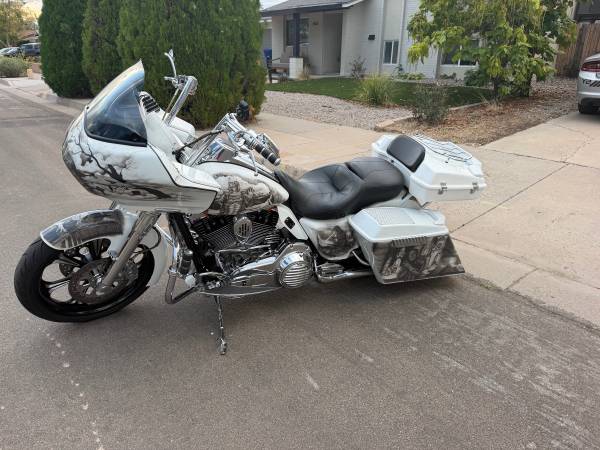 2011 Harley-Davidson, dovoz USA — foto 2 z 12