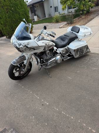 2011 Harley-Davidson, dovoz USA — foto 3 z 12
