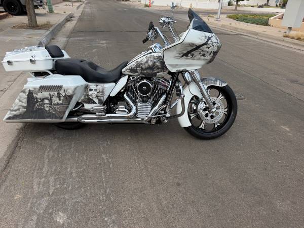 2011 Harley-Davidson, dovoz USA — foto 5 z 12
