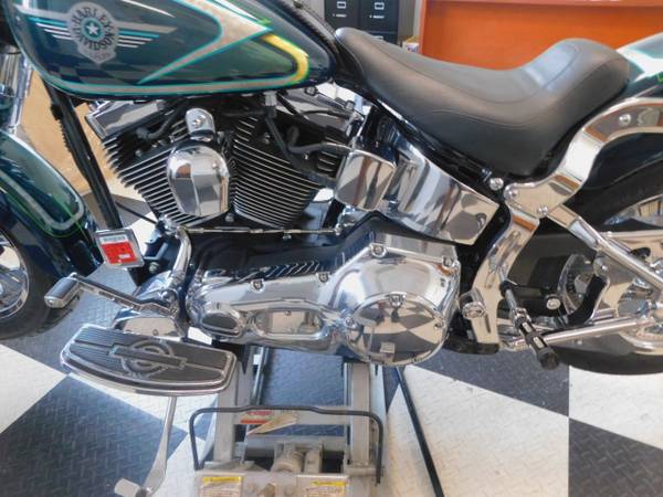 2002 Harley-Davidson, dovoz USA — foto 11 z 12