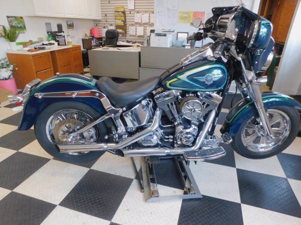 2002 Harley-Davidson, dovoz USA — foto 4 z 12