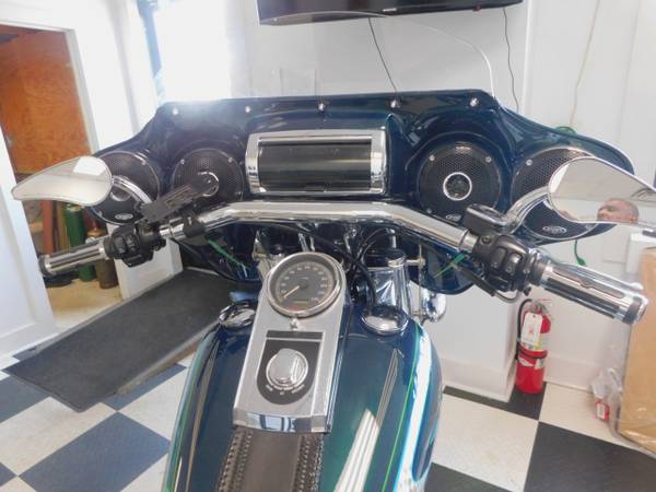 2002 Harley-Davidson, dovoz USA — foto 5 z 12