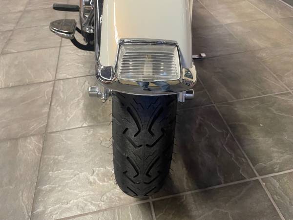 2001 Harley-Davidson, dovoz USA — foto 11 z 12