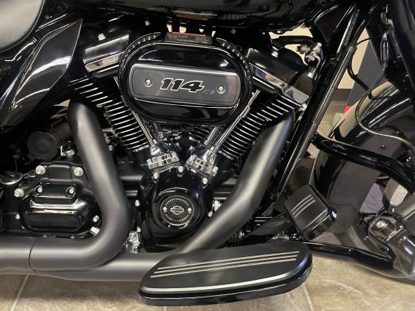 2023 Harley-Davidson, černá, dovoz USA — foto 7 z 12