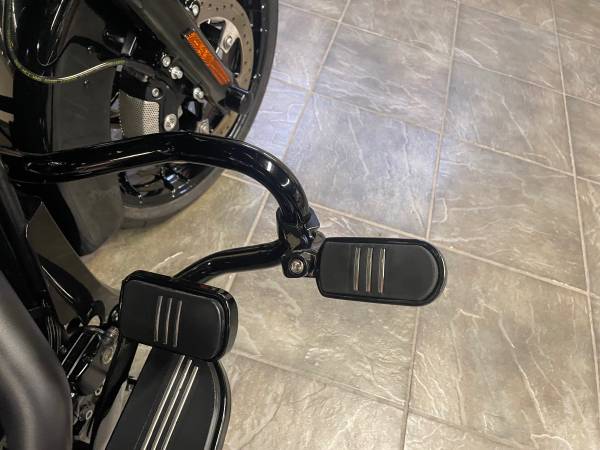 2023 Harley-Davidson, černá, dovoz USA — foto 8 z 12