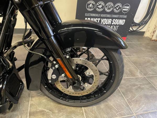 2023 Harley-Davidson, černá, dovoz USA — foto 9 z 12