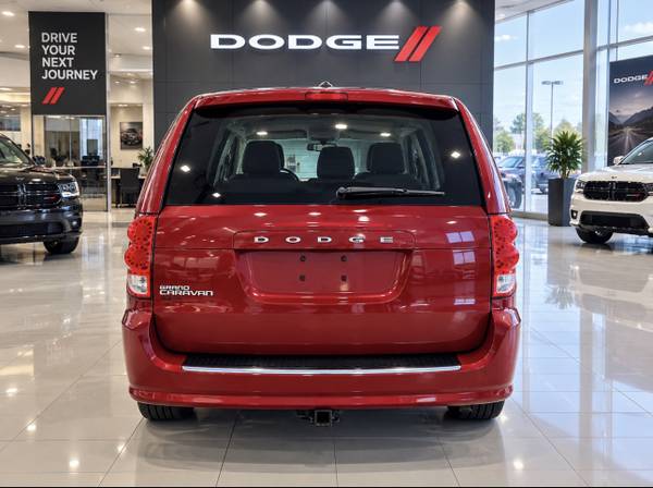 2016 Dodge, dovoz Kanada — foto 7 z 12