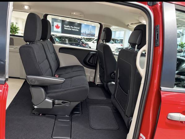 2016 Dodge, dovoz Kanada — foto 9 z 12