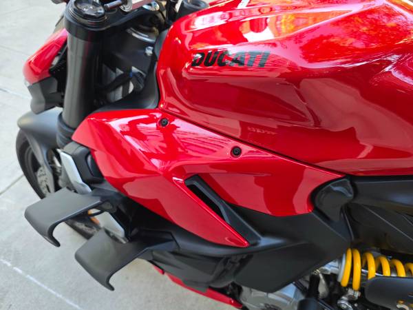 2022 Ducati, dovoz USA — foto 4 z 10