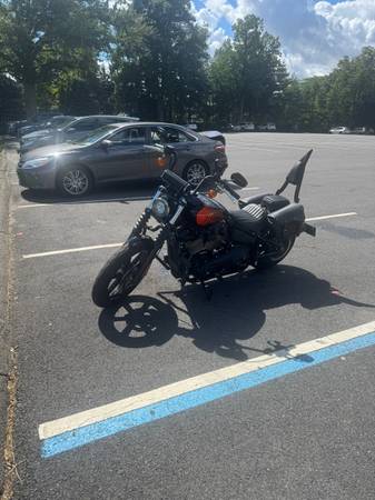 Harley-Davidson, bílá, dovoz USA — foto 3 z 5
