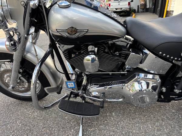 2003 Harley-Davidson, dovoz USA — foto 5 z 12