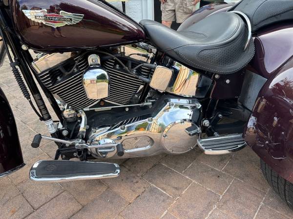 2006 Harley-Davidson, dovoz USA — foto 3 z 6