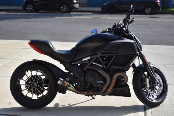 2015 Ducati, dovoz USA — foto 2 z 9
