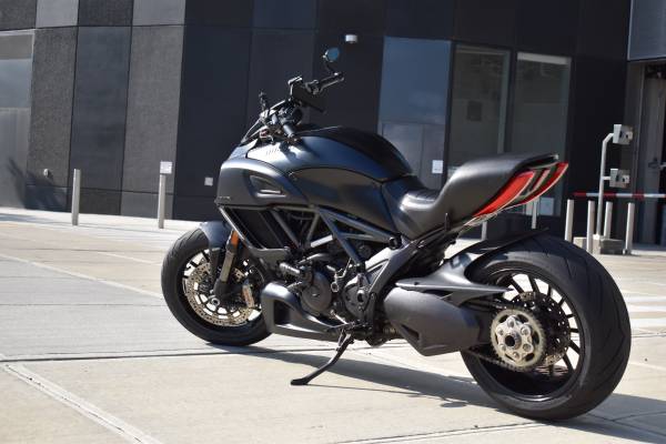 2015 Ducati, dovoz USA — foto 4 z 9