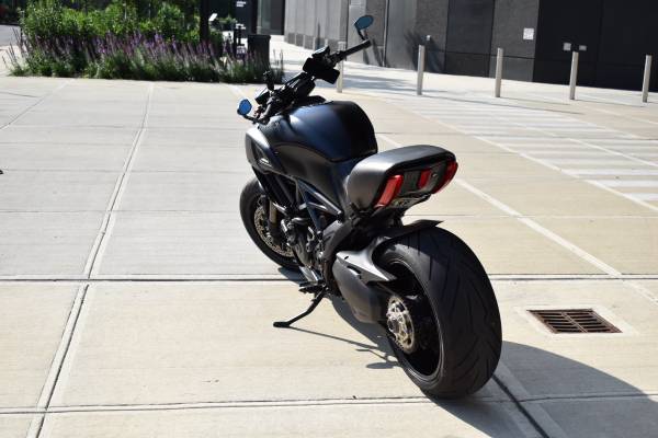 2015 Ducati, dovoz USA — foto 5 z 9