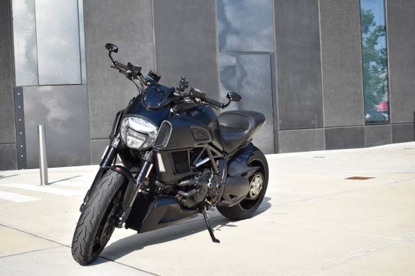 2015 Ducati, dovoz USA — foto 6 z 9