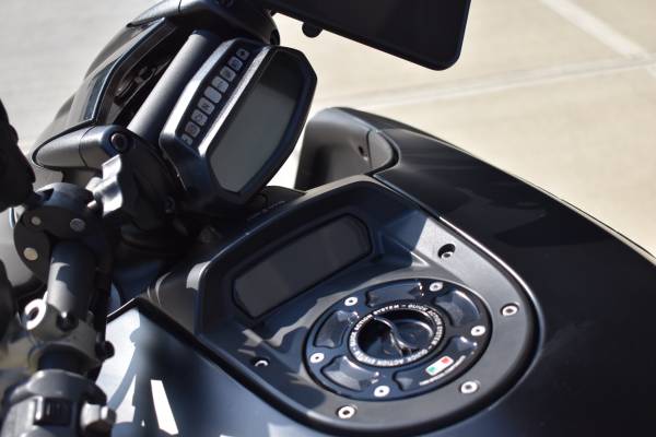 2015 Ducati, dovoz USA — foto 8 z 9