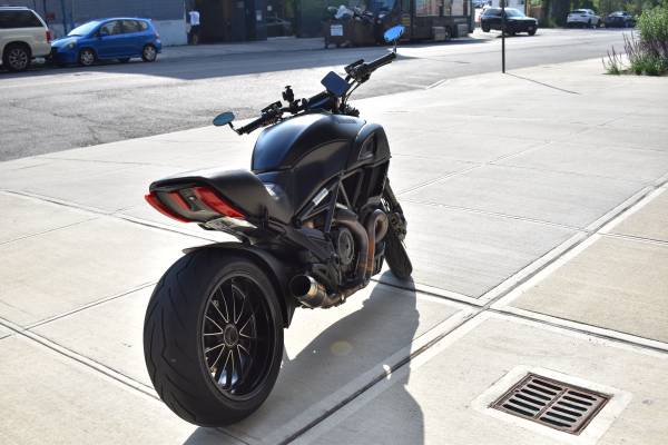 2015 Ducati, dovoz USA — foto 9 z 9