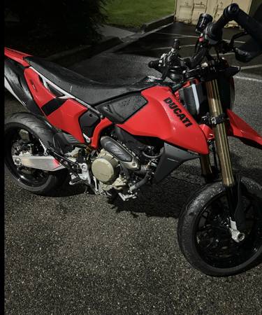 2024 Ducati, dovoz USA — foto 2 z 12