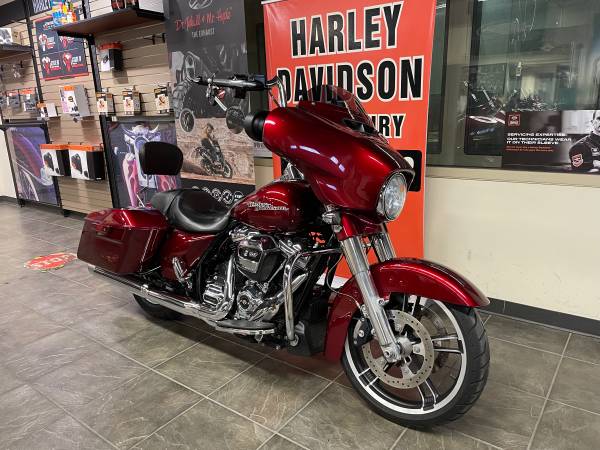 2017 Harley-Davidson, dovoz USA — foto 2 z 2