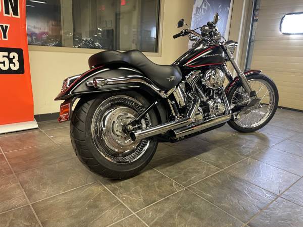 2007 Harley-Davidson, dovoz USA — foto 3 z 12