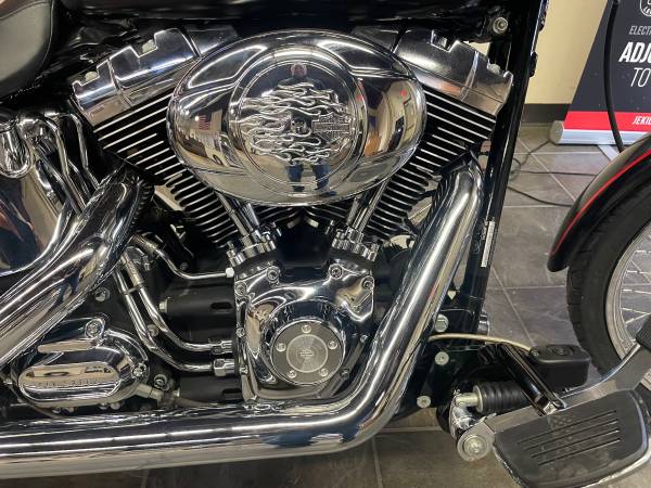 2007 Harley-Davidson, dovoz USA — foto 7 z 12