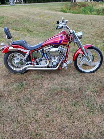 2000 Harley-Davidson, dovoz USA — foto 4 z 7