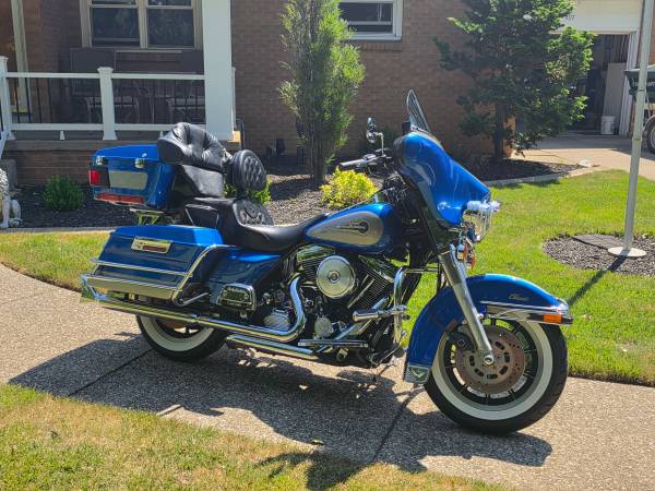 1997 Harley-Davidson, dovoz USA — foto 2 z 5